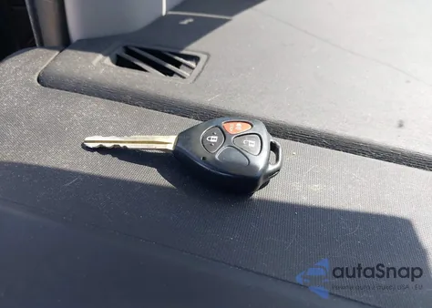 2012 Scion Iq z USA, uszkodzony, nr VIN JTNJJXB0XCJ013923